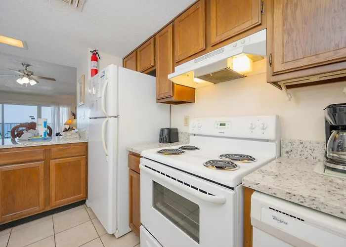 Driftwood Towers 5e Apartment